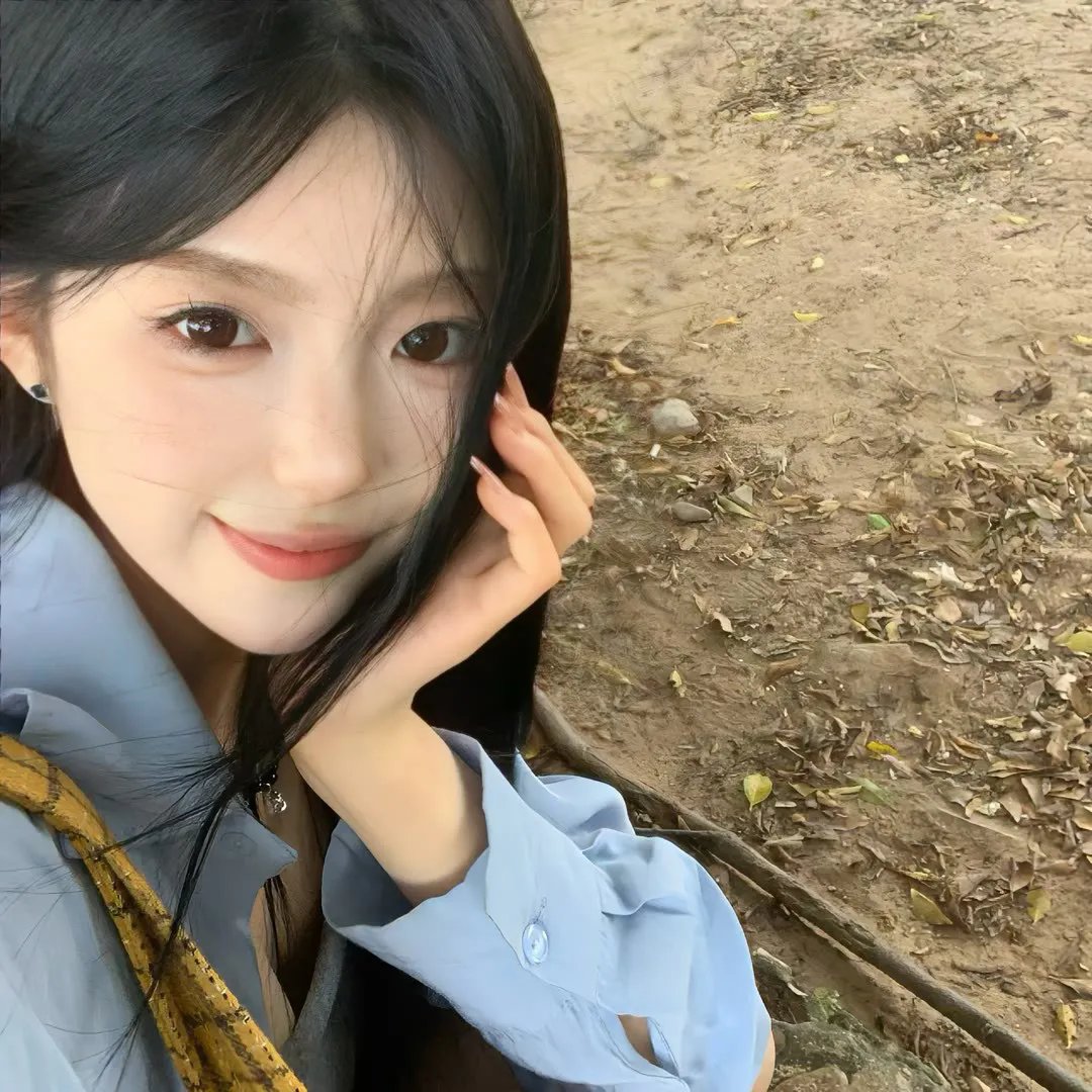 爱丽丝小姐家的地炉旁边